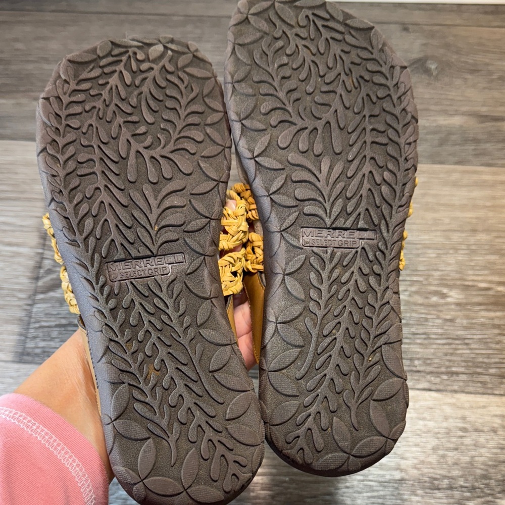 Merrell Women's Yellow and Tan Sandals size 9 (j65) - Picture 5 of 7